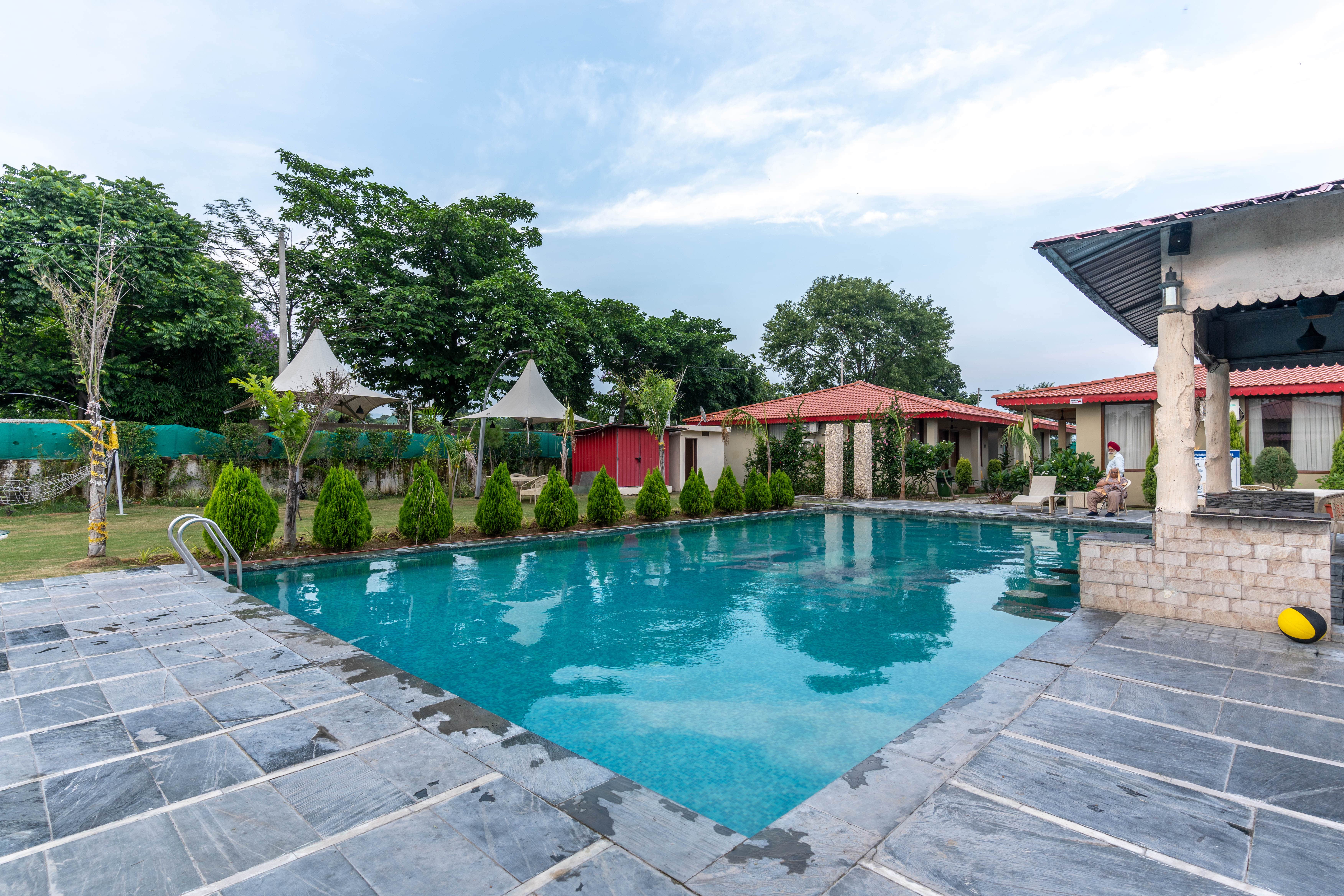 shivjot-farms-resort